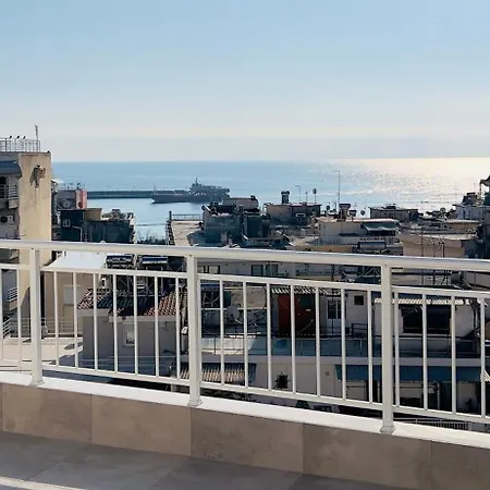 Surrounded View Family - With Private Parking