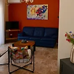 Surrounded View Family - With Private Parking *