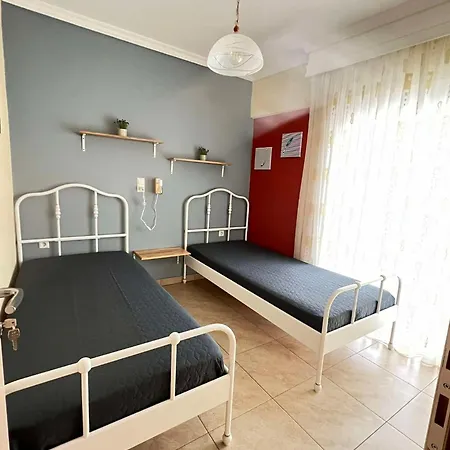 Surrounded View Family - With Private Parking *