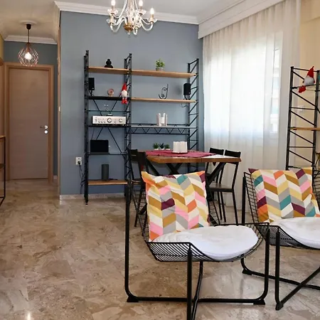 Surrounded View Family - With Private Parking 아파트 카발라