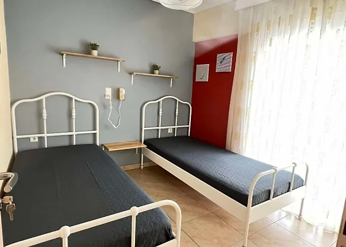 Surrounded View Family - With Private Parking *
