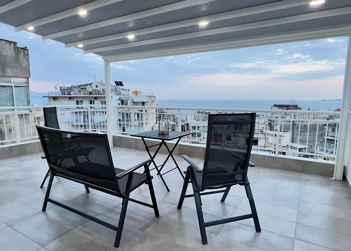 Surrounded View Family - With Private Parking *