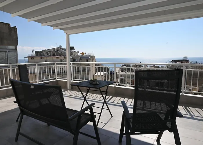 Апартаменты Surrounded View Family - With Private Parking